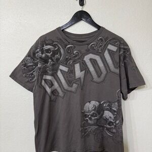 Liquid Blue‎ grey skull t-shirt